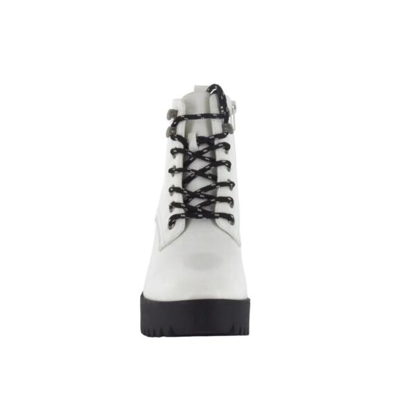 NIB! Seven7 Footwear Off White Flatiron Platform Ankle Boot - Size 9 - Picture 3 of 9